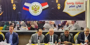 روسيا تتشارك فرحة رمضان: سفيرها يتناول الإفطار بين سكان الجيزة