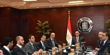 وزير الاستثمار يناقش مع «إنكوم» والمستثمرين خطط تطوير قطاع الطاقة الخضراء