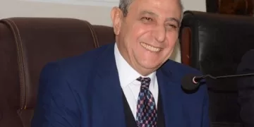 محافظ الغربية يُهنئ هناء مكرم رمضان عوض لحصولها على لقب الأم المثالية لعام 2025