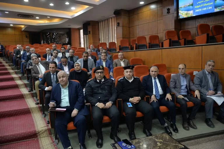 محافظ الدقهلية يترأس اجتماع المجلس التنفيذي لمتابعة تنفيذ المشروعات 3 - جريدة الجمهورية 3 112 - جريدة الجمهورية