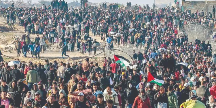 غزة مأساة إنسانية تتفاقم وسط عجز دولى: مصر تتصدى لمخطط وكالة التهجير وسياسة الأرض المحروقة 1 - جريدة الجمهورية غزة مأساة إنسانية تتفاقم وسط عجز دولى: مصر تتصدى لمخطط وكالة التهجير وسياسة الأرض المحروقة