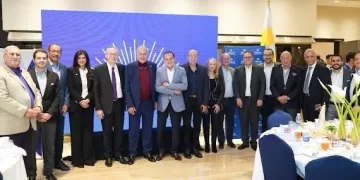 محافظ الإسكندرية يشهد مباحثات «رجال الأعمال» لتعزيز التعاون الاقتصادي مع مسؤولين ودبلوماسيين