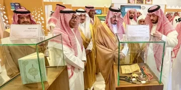 مستشار خادم الحرمين الشريفين يتفقد فعاليات المعرض الرمضاني الأول بالرياض