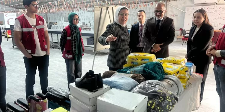 السفير العكلوك يشيد بدور الهلال الأحمر في تخفيف معاناة أهل غزة 1 - جريدة الجمهورية السفير العكلوك يشيد بدور الهلال الأحمر في تخفيف معاناة أهل غزة