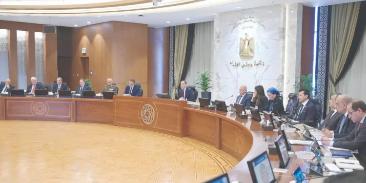 د.مدبولى خلال المؤتمر الصحفى الأسبوعى : المؤشرات الاقتصادية إيجابية .. انخفاض التضخم .. ارتفاع احتياطى النقد الأجنبى بالبنك المركزى .. وتصاعد تحويلات المصريين بالخارج