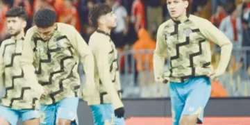 رفض الحكام «الخواجات» بالإجماع