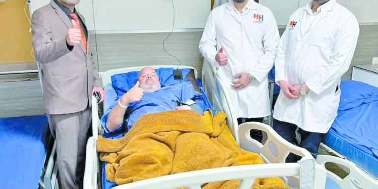 فريق طبى بالغردقة ينجح فى إنقاذ يد سائح إنجليزى من الشلل