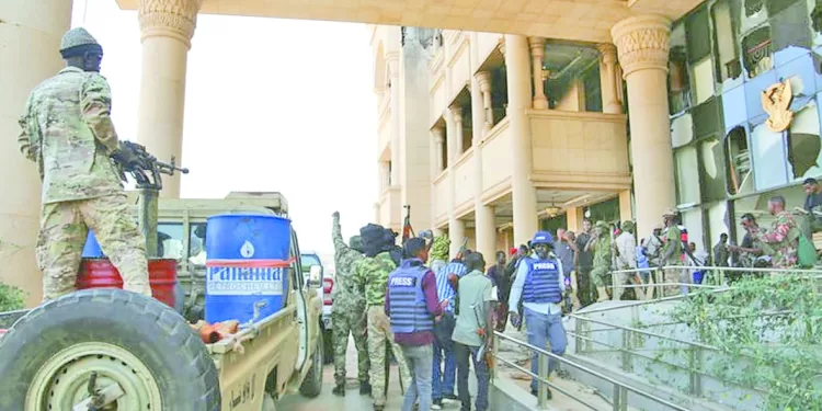 وزير الشباب والرياضة يُكرم نسل الشهداء بالأمسيات  الرمضانية «وصال»