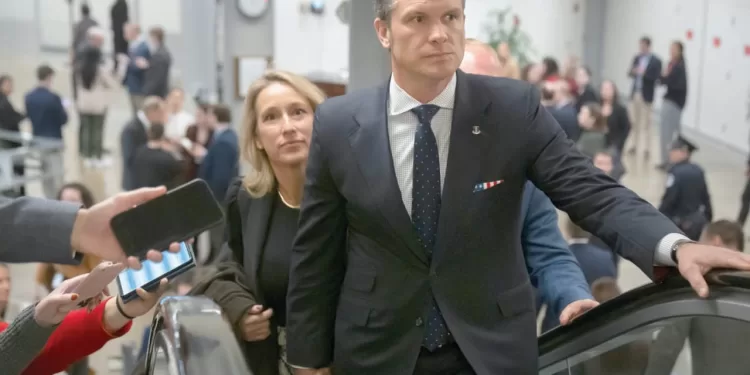 بعد فضيحة «سيجنال» وزير الدفاع الأمريكى يصطحب زوجته إلى اجتماعين عسكريين 1 - جريدة الجمهورية مرموش يلتقى «حبات الكرز»