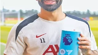 «الفرعون» يمسح دموعه: صلاح يعانق المجد بجائزة جديدة فى البريميرليج