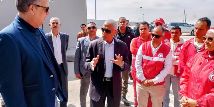 محافظ شمال سيناء يرافق السفير الهولندي في زيارة لمعبر رفح البري