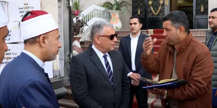 طن ونصف لحوم و3700 كرتونة رمضانية من الأوقاف للأسر الأولى بالرعاية وعمال المساجد بالإسماعيلية