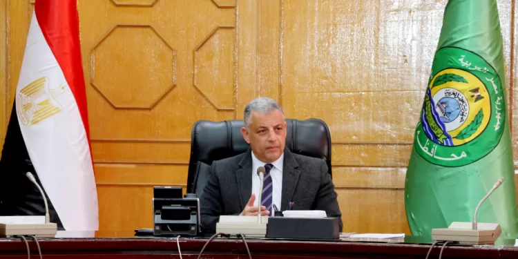 طن ونصف لحوم و3700 كرتونة رمضانية من الأوقاف للأسر الأولى بالرعاية وعمال المساجد بالإسماعيلية