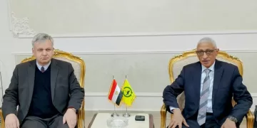 محافظ شمال سيناء يستقبل سفير ألمانيا ويستعرض الجهود المبذولة في استقبال المساعدات الإغاثية