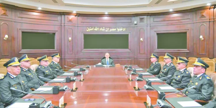 وزير الداخلية يستعرض محاور الخطط الأمنية مع مساعديه: حماية أمن وسلامة المواطنين.. أولوية قصوى