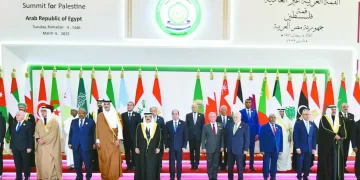 خط الدفاع «الأول» عن قضايا الوطن : الدبلوماسية الرئاسية .. سند الأمن القومى العربى