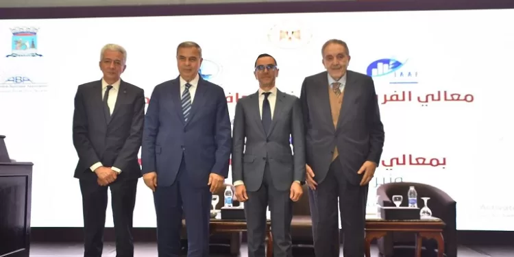وزير الاستثمار ومحافظ الإسكندرية يبحثان فرص التعاون مع مجتمع الأعمال بالإسكندرية 1 - جريدة الجمهورية وزير الاستثمار ومحافظ الإسكندرية يبحثان فرص التعاون مع مجتمع الأعمال بالإسكندرية
