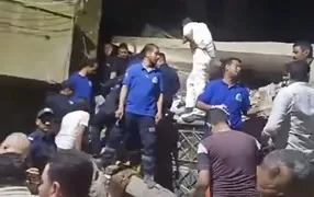 بطولة رجال الحماية المدنية.. إنقاذ 9 أرواح من تحت أنقاض منزل أسيوط