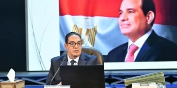مجلس جامعة القاهرة يهنئ الرئيس السيسي والشعب بذكرى تحرير سيناء ويشيد بزيارة ماكرون