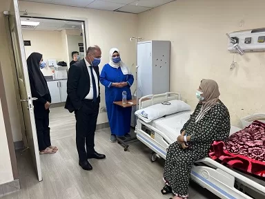 السفير «العكلوك» يتفقد أحوال جرحى ومرضى العدوان الإسرائيلي بـ «معهد ناصر» 10 - جريدة الجمهورية 10 67 - جريدة الجمهورية