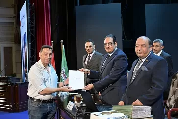 «جامعة القاهرة» تكرم فريق عمل زيارة ماكرون تقديرًا لجهودهم 11 - جريدة الجمهورية 11 67 - جريدة الجمهورية