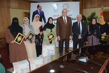 من الهموم إلى الأمل.. «محافظ الغربية» يدعم 36 أسرة بتوفير فرص عمل وتجهيزات مهنية 7 - جريدة الجمهورية 13 28 - جريدة الجمهورية