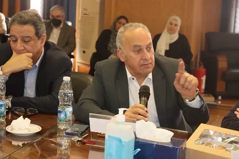 «عميد طب قصر العيني» يؤكد على التطبيق الكامل لبرنامج الامتياز الإلزامي الجديد (2+5) 10 - جريدة الجمهورية 15 25 - جريدة الجمهورية