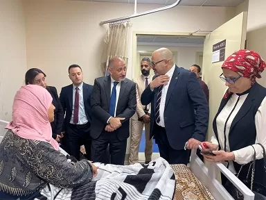 السفير «العكلوك» يتفقد أحوال جرحى ومرضى العدوان الإسرائيلي بـ «معهد ناصر» 16 - جريدة الجمهورية 16 25 - جريدة الجمهورية