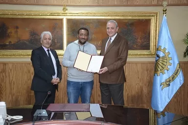 من الهموم إلى الأمل.. «محافظ الغربية» يدعم 36 أسرة بتوفير فرص عمل وتجهيزات مهنية 18 - جريدة الجمهورية 19 11 - جريدة الجمهورية