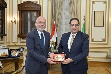 «رئيس جامعة القاهرة» يبحث مع «السفير اليوناني» تعزيز التعاون الأكاديمي والبحثي 3 - جريدة الجمهورية 2 190 - جريدة الجمهورية