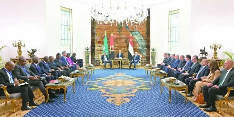 تعزيز‭ ‬التعاون‭ ‬فى‭ ‬المجالات‭ ‬السياسية‭ ‬والاقتصادية‭ ‬والاستثمارية