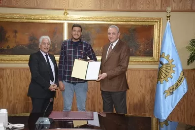 من الهموم إلى الأمل.. «محافظ الغربية» يدعم 36 أسرة بتوفير فرص عمل وتجهيزات مهنية 20 - جريدة الجمهورية 21 5 - جريدة الجمهورية