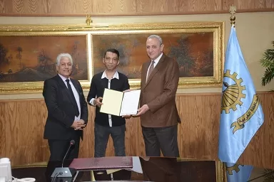 من الهموم إلى الأمل.. «محافظ الغربية» يدعم 36 أسرة بتوفير فرص عمل وتجهيزات مهنية 21 - جريدة الجمهورية 22 4 - جريدة الجمهورية
