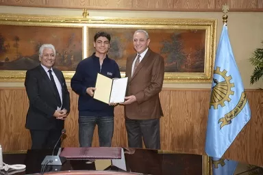 من الهموم إلى الأمل.. «محافظ الغربية» يدعم 36 أسرة بتوفير فرص عمل وتجهيزات مهنية 24 - جريدة الجمهورية 25 3 - جريدة الجمهورية