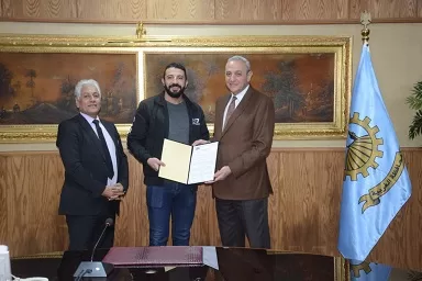 من الهموم إلى الأمل.. «محافظ الغربية» يدعم 36 أسرة بتوفير فرص عمل وتجهيزات مهنية 28 - جريدة الجمهورية 30 2 - جريدة الجمهورية