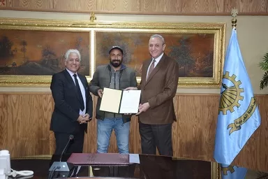 من الهموم إلى الأمل.. «محافظ الغربية» يدعم 36 أسرة بتوفير فرص عمل وتجهيزات مهنية 31 - جريدة الجمهورية 33 2 - جريدة الجمهورية