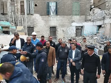 النيابة تواصل تحقيقاتها في انهيار عقار اللبان.. وتقرر التحفظ على المالك ودفن الضحية 4 - جريدة الجمهورية 4 76 - جريدة الجمهورية