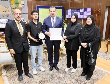 تقديرًا لعطائه.. المنوفية تمنح أسرة «مدير تعليم الباجور» الراحل درع المحافظة وشهادة تقدير 2 - جريدة الجمهورية 5 132 - جريدة الجمهورية