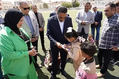 فرحة وانطلاق.. يوم ترفيهي يكسر روتين الدراسة لطلاب مبادرة«مدرستي تقرأ وتكتب بطلاقة» بمطروح 5 - جريدة الجمهورية 5 188 - جريدة الجمهورية