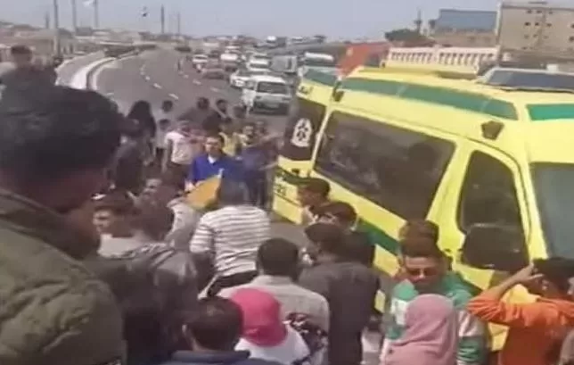 النيابة العامة تأمر بحبس الأم المتهمة بإلقاء طفليها من أعلى كوبري العامرية 2 - جريدة الجمهورية 5 37 - جريدة الجمهورية