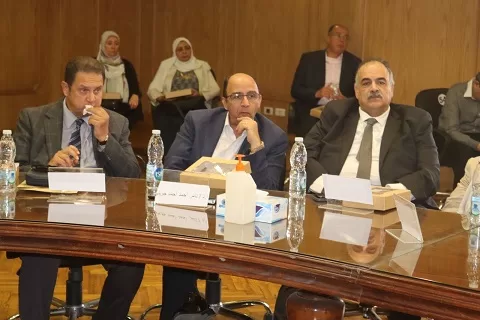 «عميد طب قصر العيني» يؤكد على التطبيق الكامل لبرنامج الامتياز الإلزامي الجديد (2+5) 9 - جريدة الجمهورية 6 100 - جريدة الجمهورية