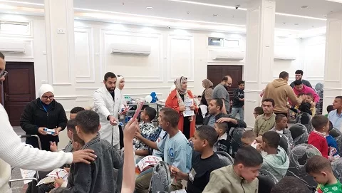 «أسنان عين شمس» تصل إلى «أيتام السندس» في قافلة طبية متخصصة 3 - جريدة الجمهورية 6 117 - جريدة الجمهورية
