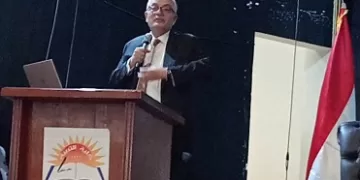 رضا حجازي يطالب بتصميم مناهج دراسية ترسخ الانتماء واحترام التنوع الثقافي والفكري