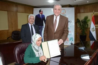 من الهموم إلى الأمل.. «محافظ الغربية» يدعم 36 أسرة بتوفير فرص عمل وتجهيزات مهنية 4 - جريدة الجمهورية 8 44 - جريدة الجمهورية