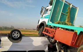 الشرقية.. 16 مصابًا حصيلة تصادم سيارتين على أحد الطرق