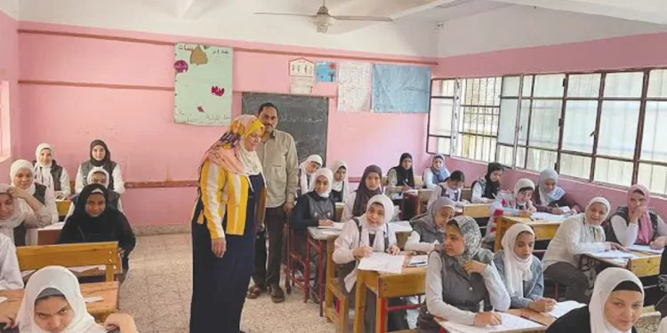 نماذج تدريبية لامتحانات «البوكليت».. وتجهيز المطابع السرية 1 - جريدة الجمهورية 4 أهلاوية ينتظرون الحسم بعد المونديال