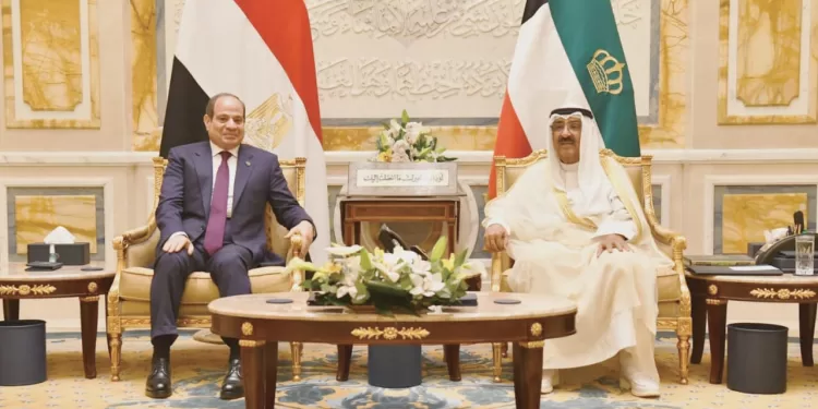 الرئيس يشيد بالدور الفاعل للجالية المصرية فى دعم التنمية بالكويت
