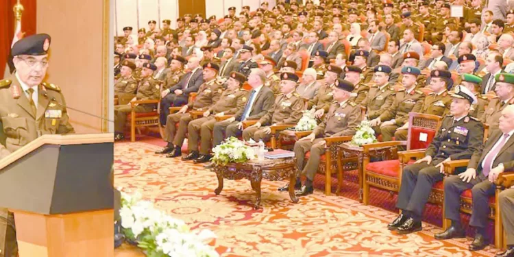 الفريق أول عبدالمجيد صقر يشهد مناقشة البحث الرئيسى لهيئة عمليات القوات المسلحة 1 - جريدة الجمهورية الزمالك فى مهمة صعبة أمام سموحة