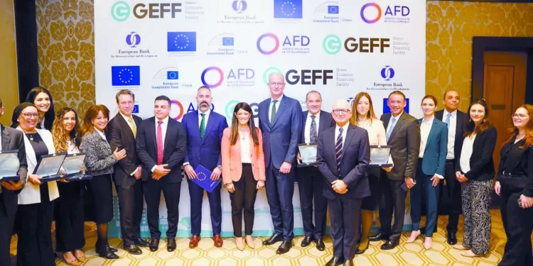 13 مليار يورو استثمارات البنك الأوروبى لتنفيذ 194 مشروعاً 1 - جريدة الجمهورية «بيسيرو» مستمر لنهاية الموسم