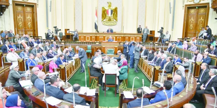 وزير الرياضة ومحافظ الجيزة يفتتحان ملاعب نادى الصحفيين